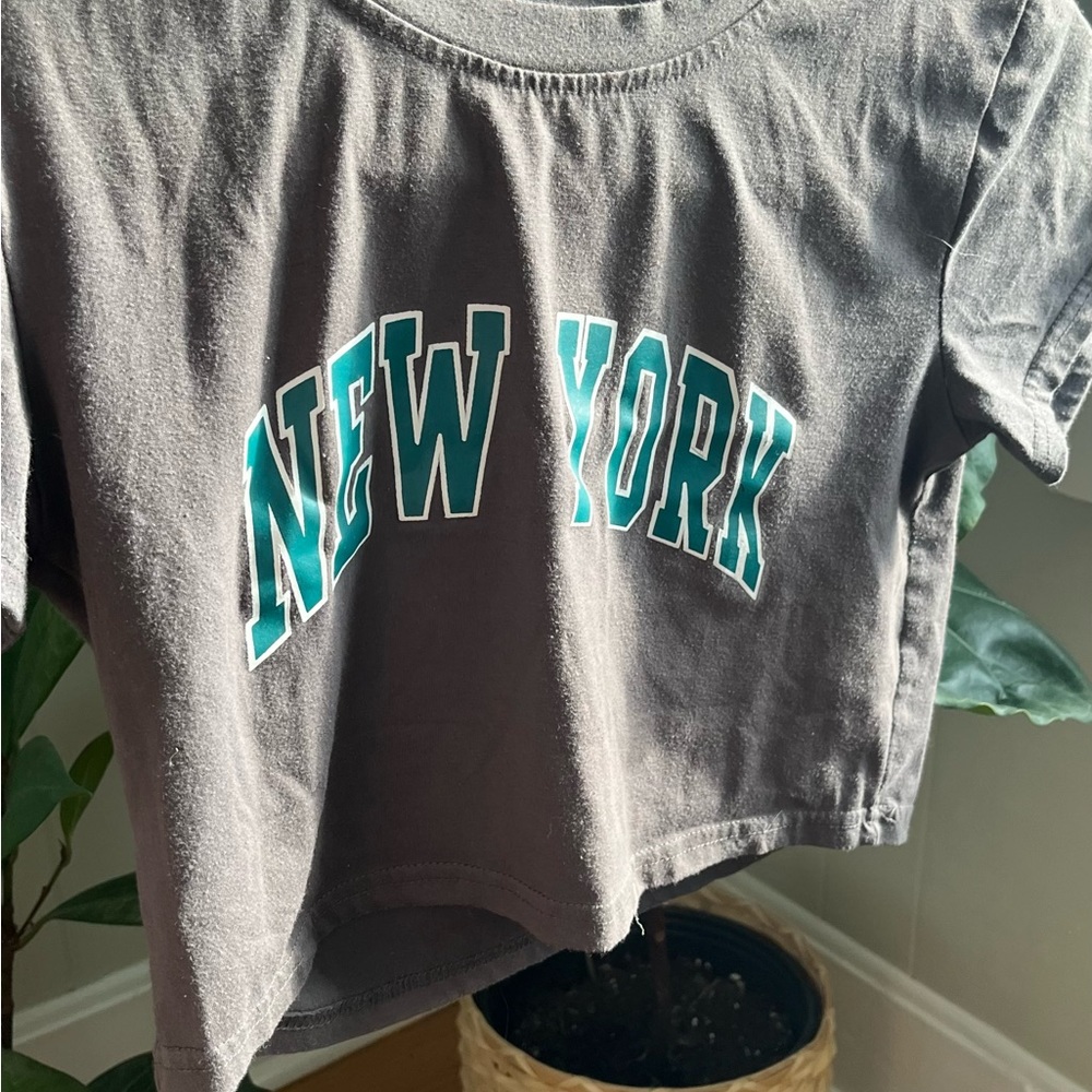 Romwe Cropped Grey T-Shirt, New York Graphic